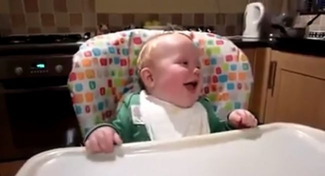Video: Neskutočný detský smiech vás dostane