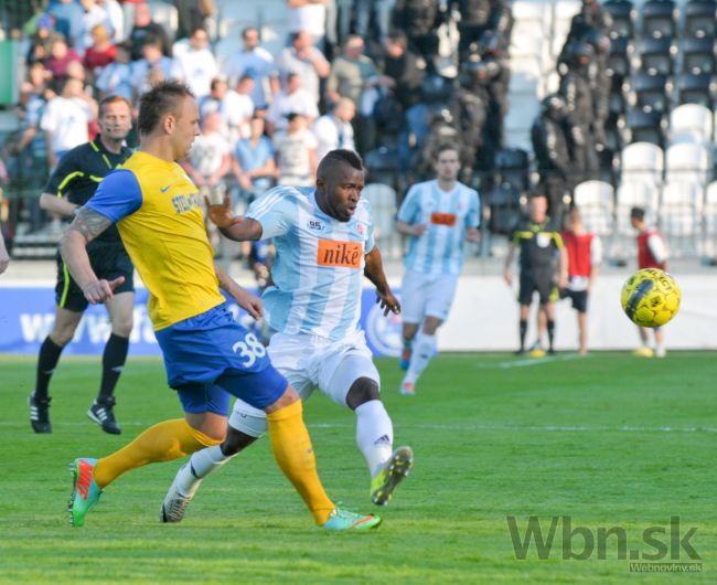 Slovan double neobháji, vo finále pohára neuspel