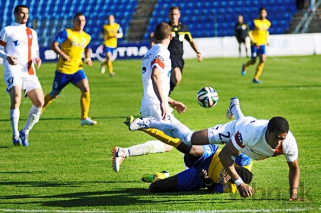 Remíza nahráva majstrovi, futbalisti Trenčína získali bod