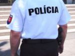 Muž chcel skočiť z mosta, zachránil ho policajt