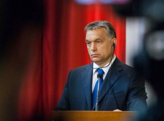 Orbán sa stretne s Merkelovou, rozoberať plánujú Ukrajinu