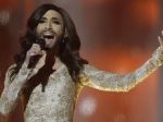 Víťazom Eurovízie je rakúsky transvestita Tom Neuwirth