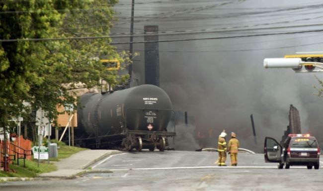 Po výbuchu vlaku v Quebecu úrady žalujú dopravcu