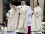 Pápež František šokuje, pokrstil by aj Marťanov
