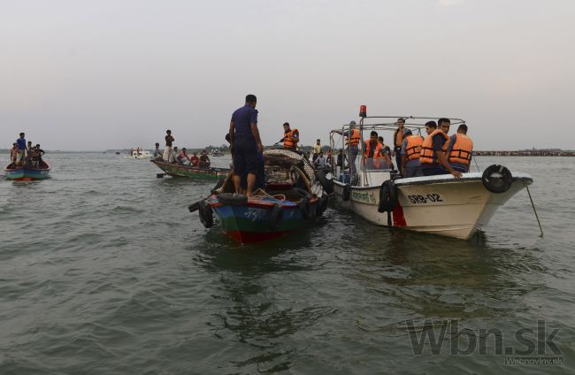 V Bangladéši sa potopil trajekt, viezol dvesto ľudí