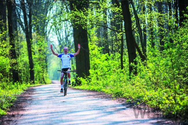 Štefanec sa chystá do Bruselu na bicykli