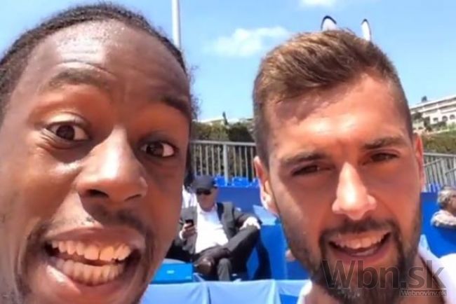 Video: Francúzski tenisti nahrali motivačné 'selfie-video'
