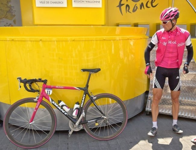 Bývalý víťaz Tour de France šoféroval opitý, spôsobil nehodu