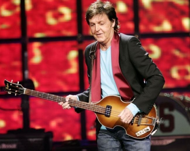 Paul McCartney je v nemocnici, museli ho hospitalizovať