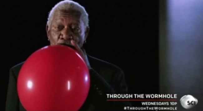 Video: Morgan Freeman na héliu