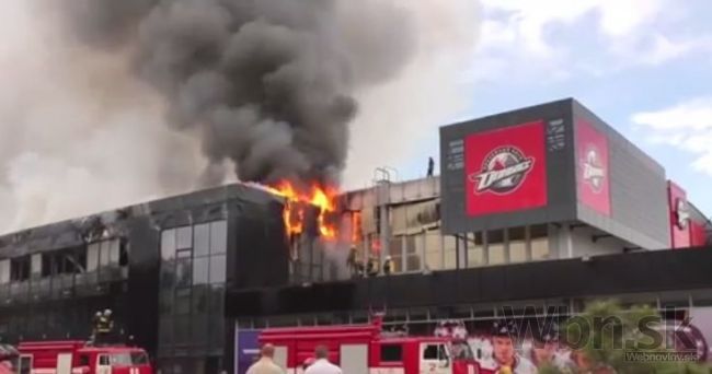 Video: Podpálili arénu klubu KHL, kde hráva aj Ján Laco