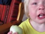 Video: Keď dieťaťu „chutí“ cibuľa