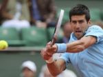 Djokovič aj Federer na parížskej antuke hladko postúpili