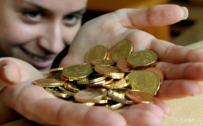 Priemerný Bratislavčan má v banke 6-krát vyššie úspory ako Prešovčan