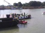 V bratislavskom prístave sa zrazila loď s vlečným člnom