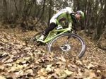 Video: Saganovi to ide aj na horskom bicykli