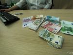 V apríli tohto roka sa mierne zvýšil záujem Slovákov o bankové vklady