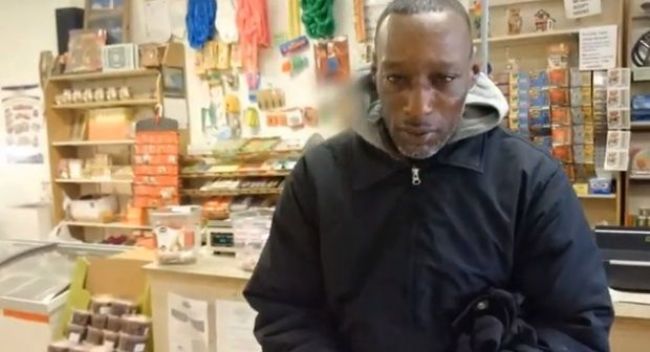 Video: Bezdomovec Eric už má strechu nad hlavou