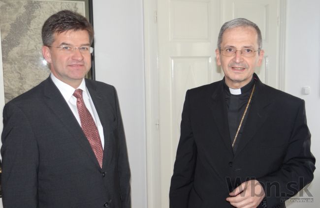 Lajčák diskutoval o Vatikáne s arcibiskupom Zvolenským