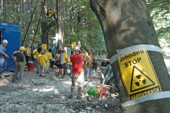 Štát nestopol ťažbu uránu na Slovensku, varujú aktivisti