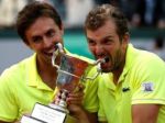 Štvorhru v Paríži ovládli domáci Benneteau a Roger-Vasselin