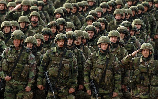 Vojaci síl reakcie NATO sú v strehu, cvičia ich pripravenosť