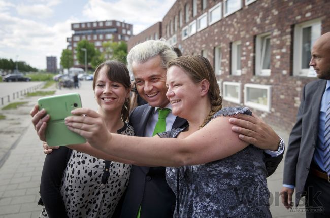 Holanďan Wilders poruší pravidlo, bude poslancom doma i v EÚ