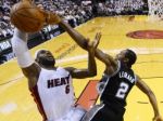 Spurs hviezdili, LeBronovi nepomohol ani kapitán