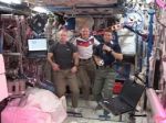 Video: Aj kozmonauti fandia MS,  žonglovali v stave beztiaže