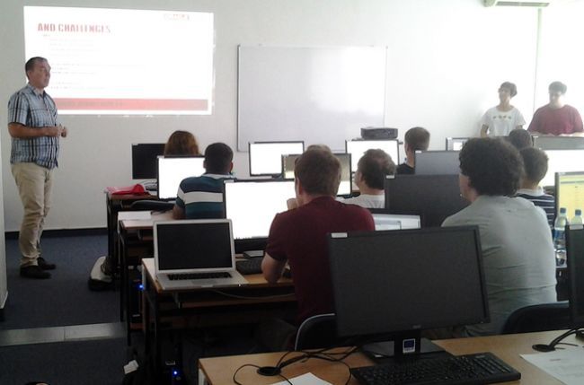 Medzinárodná ORACLE Academy na Fakulte informatiky PEVŠ