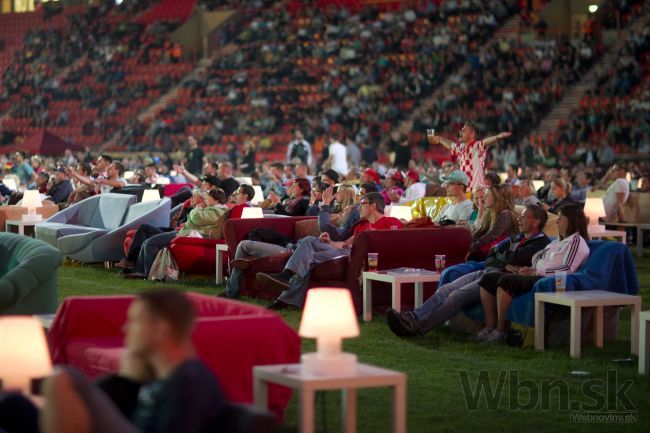 Berlínčania sledujú šampionát v obývačke priamo na štadióne