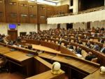 Parlament neumožní europoslancom vystupovať v národnej rade