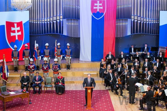 Andrej Kiska sa stal prezidentom, na hrade hostil osobnosti