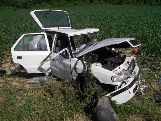 Pri čelnej zrážke dvoch áut v Košiciach sa zranilo päť detí