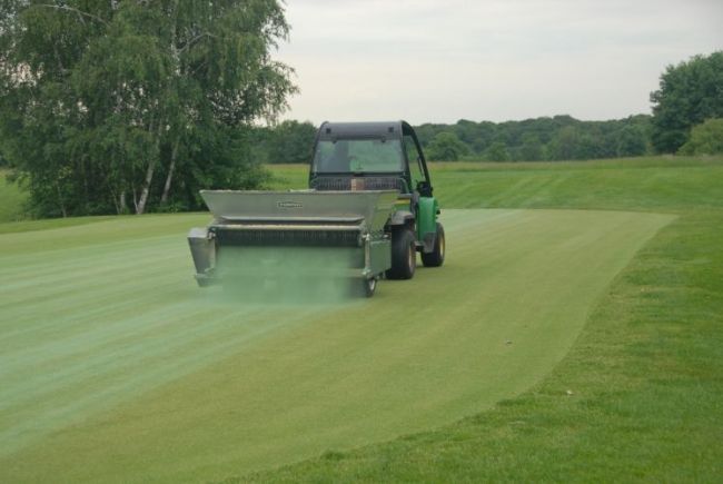 Svetová premiéra: zelený piesok na golfovom turnaji v Kolíne