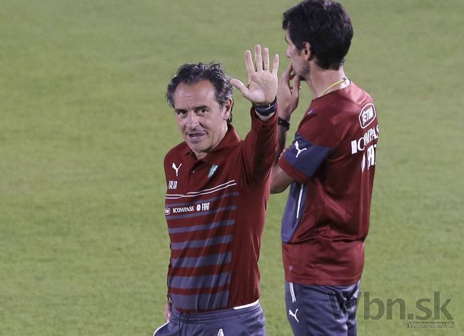 Kouč Prandelli berie neúspech Talianov na seba, odstúpil