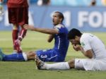 FIFA rieši Suarézovo uhryznutie súpera, hrozí mu stopka