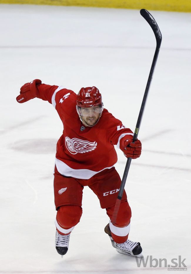 Tatar a Pánik dostali kvalifikačné ponuky na zmluvy v NHL