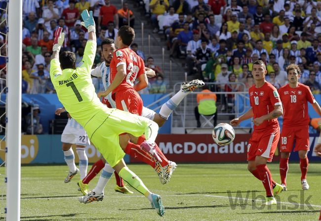 Video: Argentína si vybojovala štvrťfinále až po predĺžení