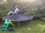 Video: Keď dostanete krídla na trampolíne