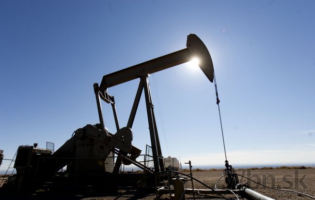 Ľahká americká ropa zlacnela výraznejšie ako londýnska ropa