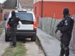 Kukláči rozbili sieť dílerov v Seredi, zhabali arzenál drog