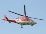 Vrtuľníky majú rušný deň, zasahovali v Tatrách i na Záhorí