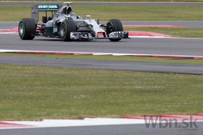 Nico Rosberg si na VC Veľkej Británie vyjazdil pole position