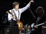Paul McCartney po chorobe znova vyrazil na turné