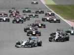 Video: V Silverstone vyhral Hamilton, Räikkönen sa zranil