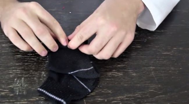 Video: Ako skladať ponožky