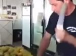 Video: Ozajstný „Fruit ninja“