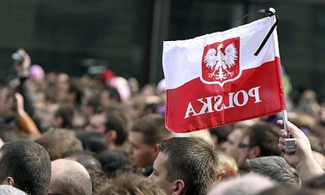 Poľská vláda nepadla, prežila druhé hlasovanie o nedôvere