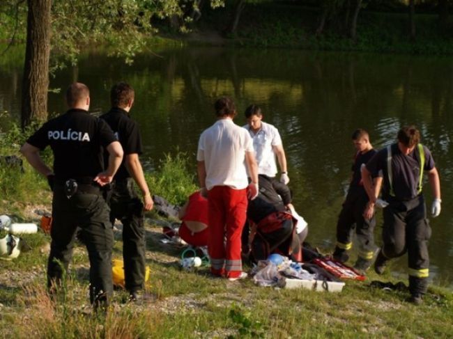 V jazere pod kopcom Šachtičky sa utopil muž